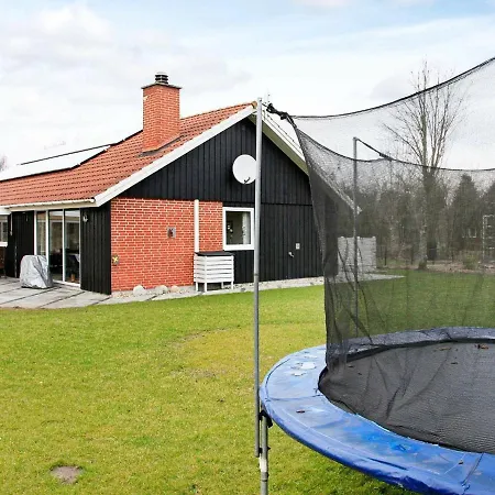 Three-bedroom Holiday In 44 Feriehus *