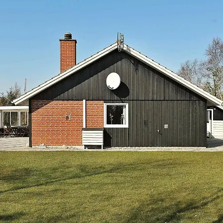 Three-bedroom Holiday In 44 Feriehus Oksbøl
