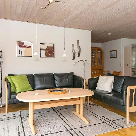 Feriehus Three-bedroom Holiday In 44